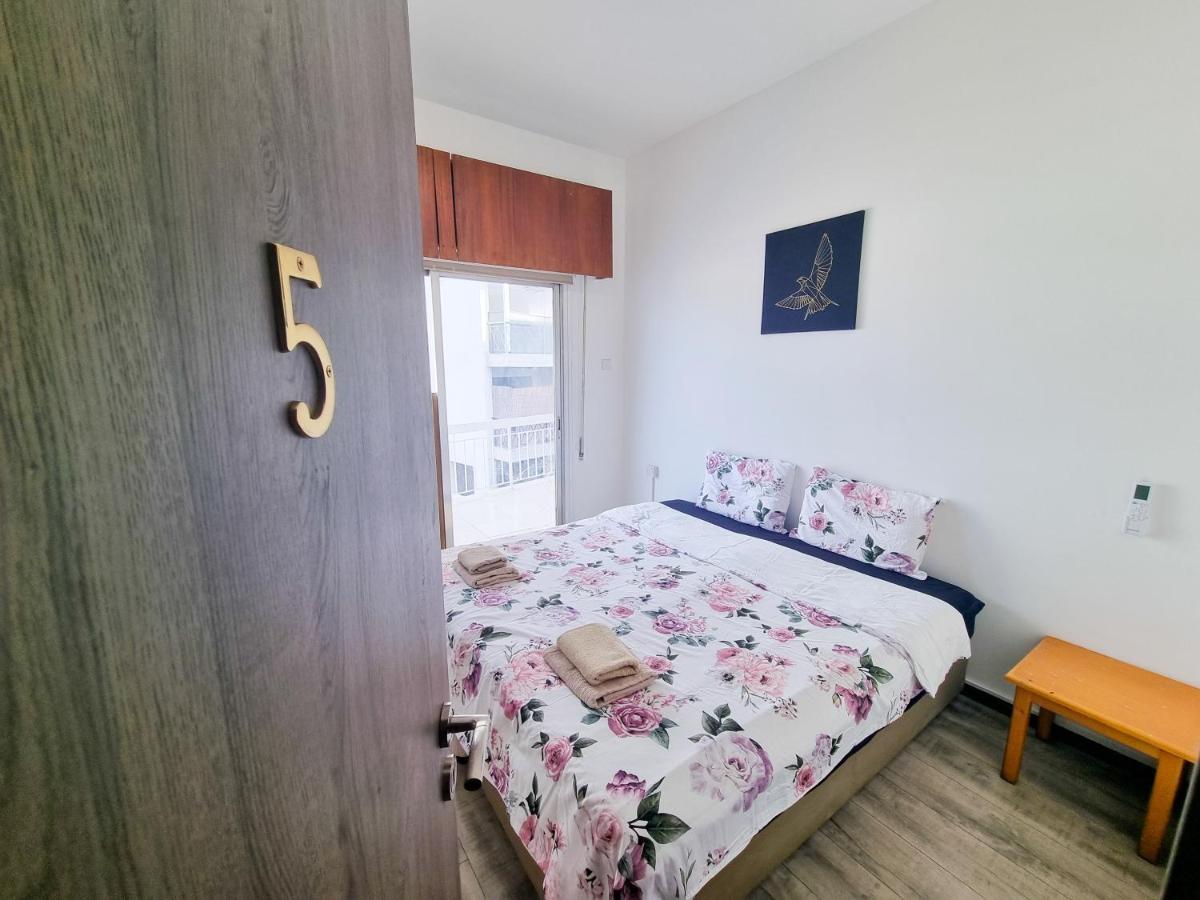 Citycenter Rooms Next To The Beach Lárnaca Exterior foto